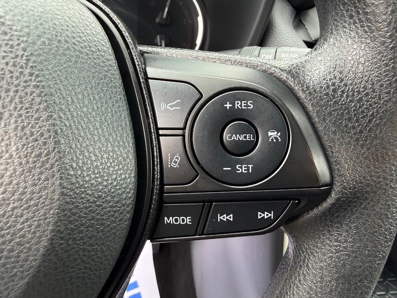 Toyota RAV4 Vehicle Image 14