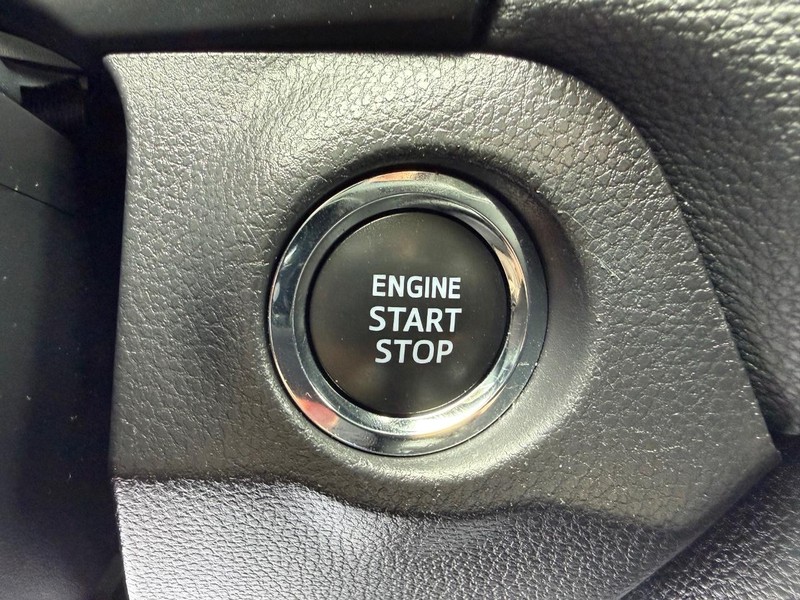Toyota RAV4 Vehicle Image 15