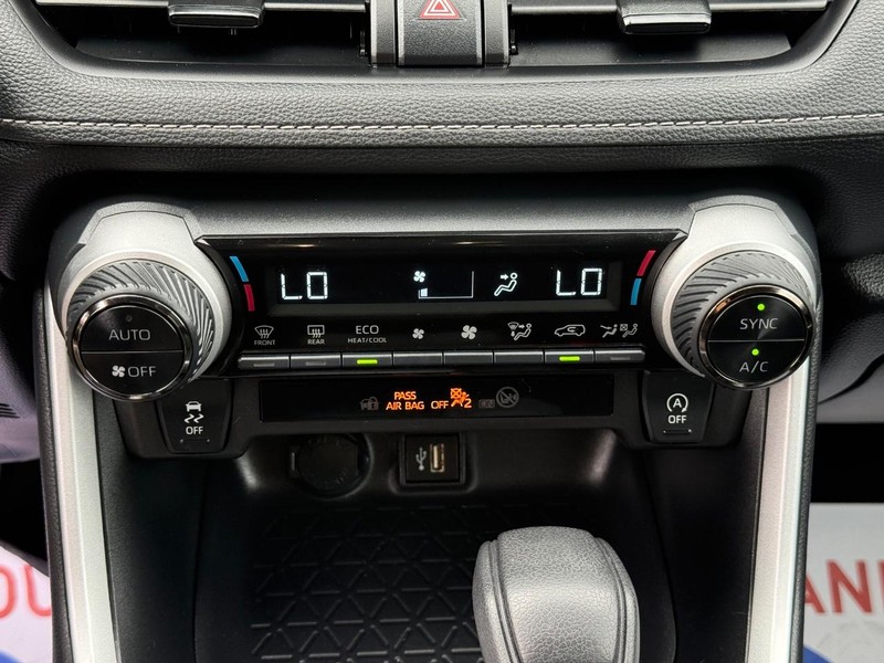 Toyota RAV4 Vehicle Image 18