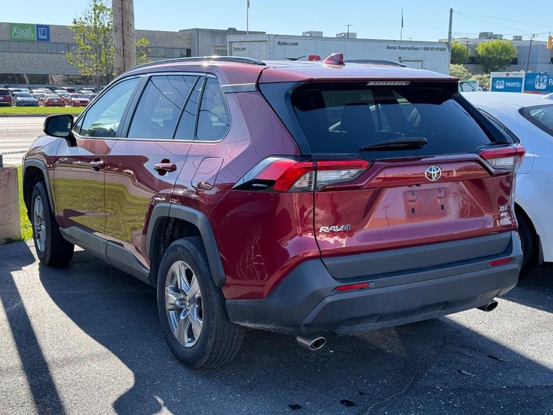 Toyota RAV4 Vehicle Image 03