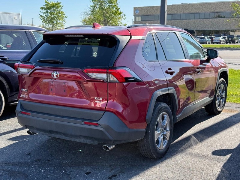Toyota RAV4 Vehicle Image 04