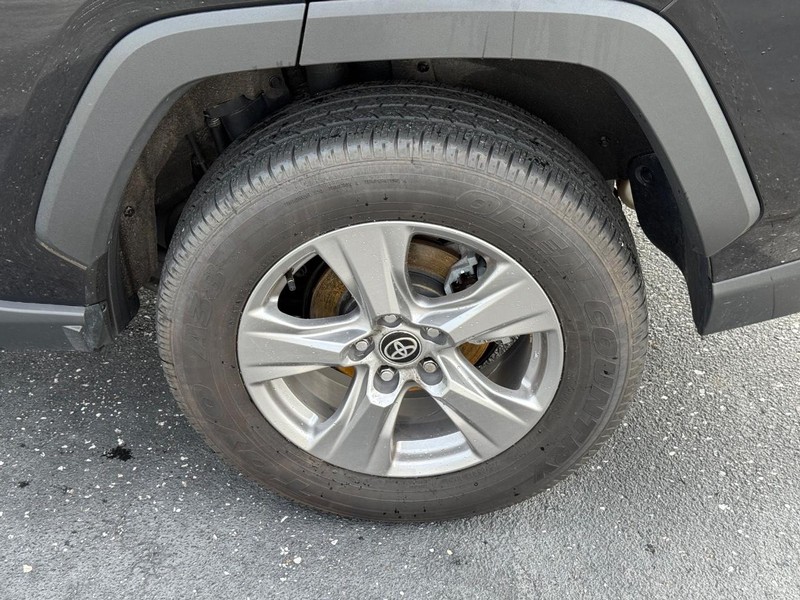 Toyota RAV4 Vehicle Image 06