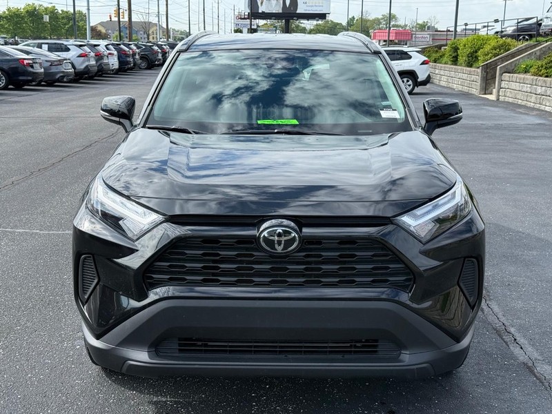 Toyota RAV4 Vehicle Image 09