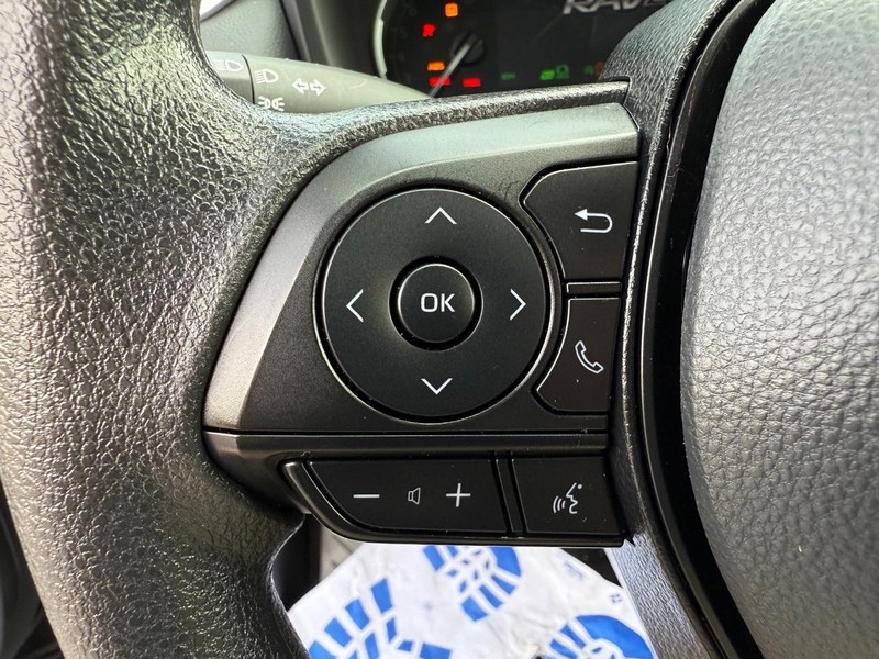 Toyota RAV4 Vehicle Image 13