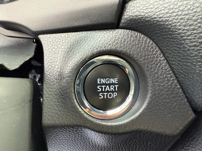 Toyota RAV4 Vehicle Image 15