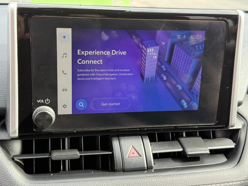Toyota RAV4 Vehicle Image 16