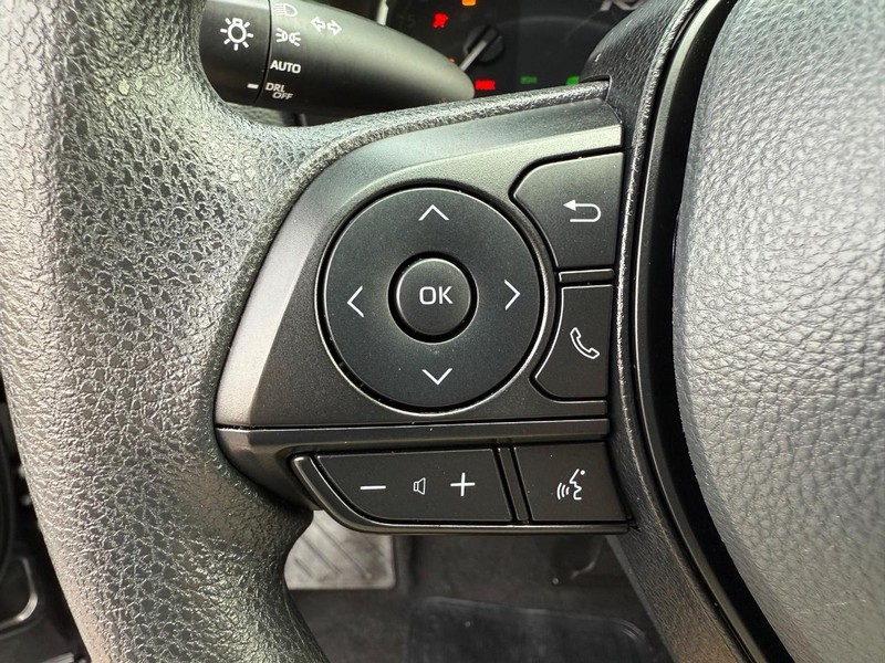 Toyota RAV4 Vehicle Image 13