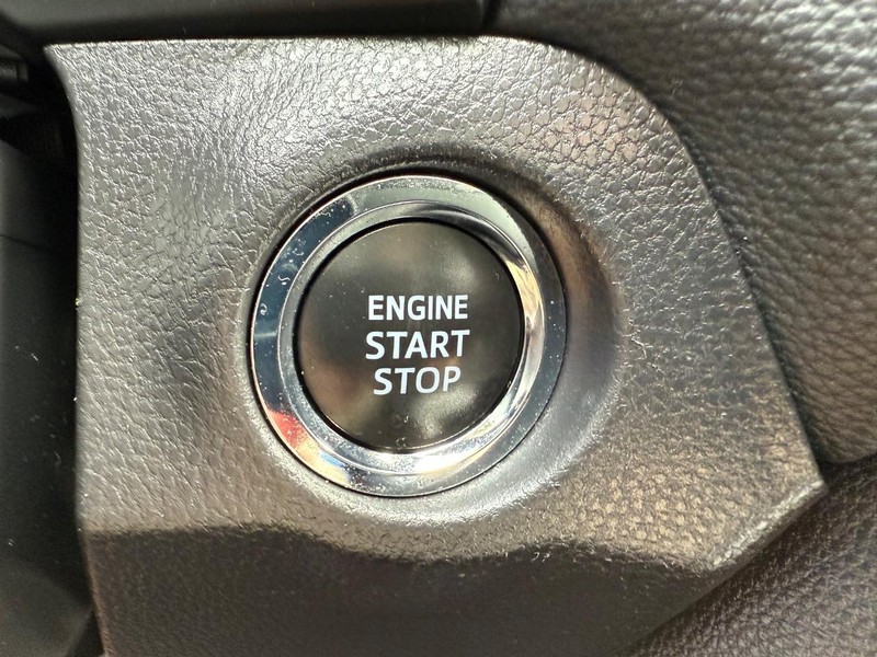 Toyota RAV4 Vehicle Image 15