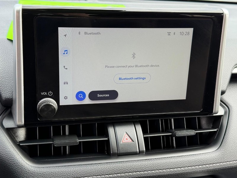 Toyota RAV4 Vehicle Image 16