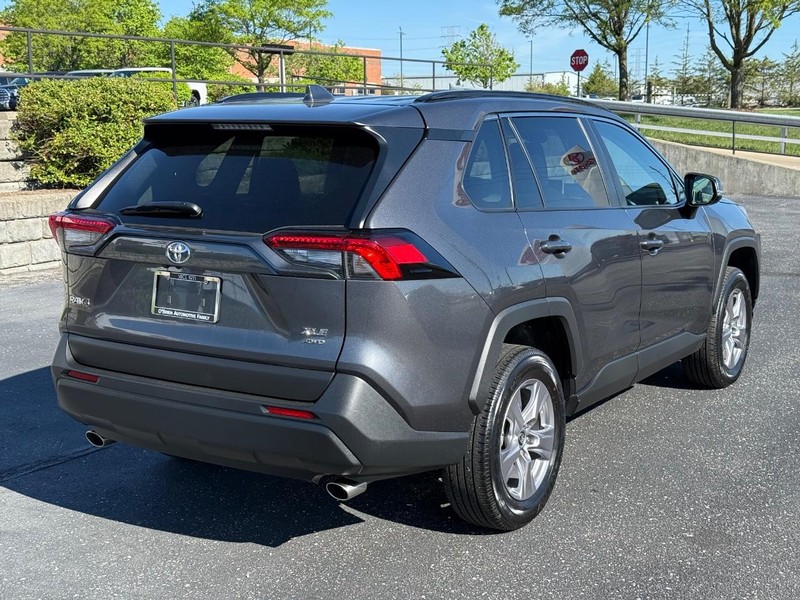 Toyota RAV4 Vehicle Image 03
