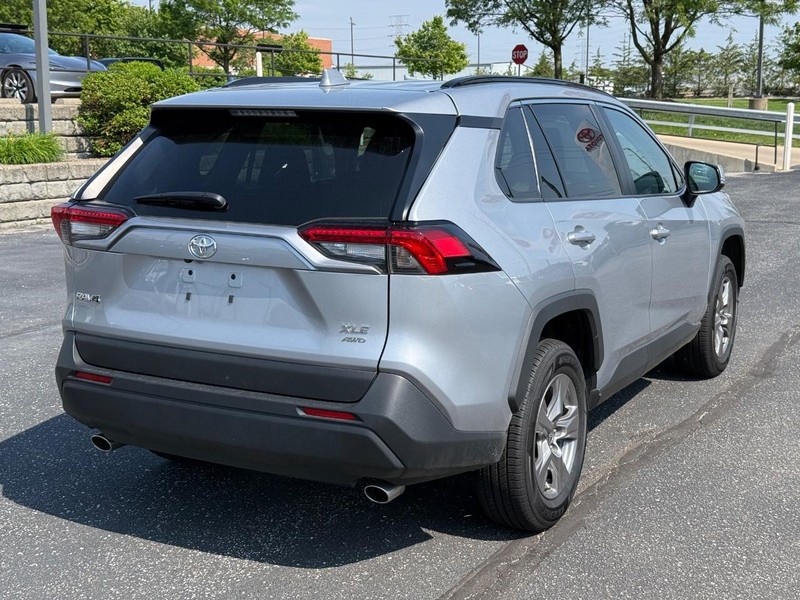 Toyota RAV4 Vehicle Image 03
