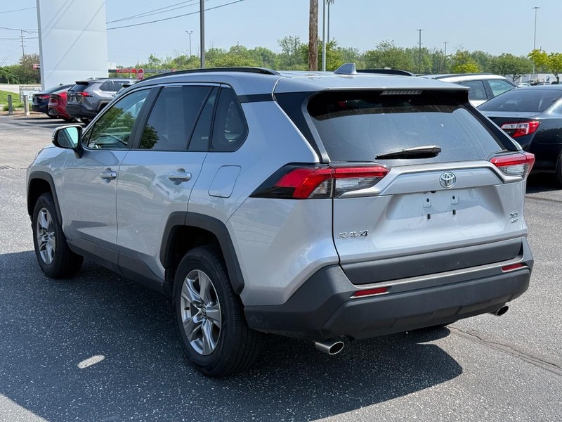 Toyota RAV4 Vehicle Image 05