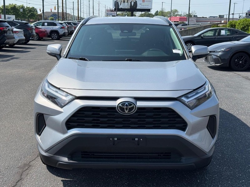 Toyota RAV4 Vehicle Image 09