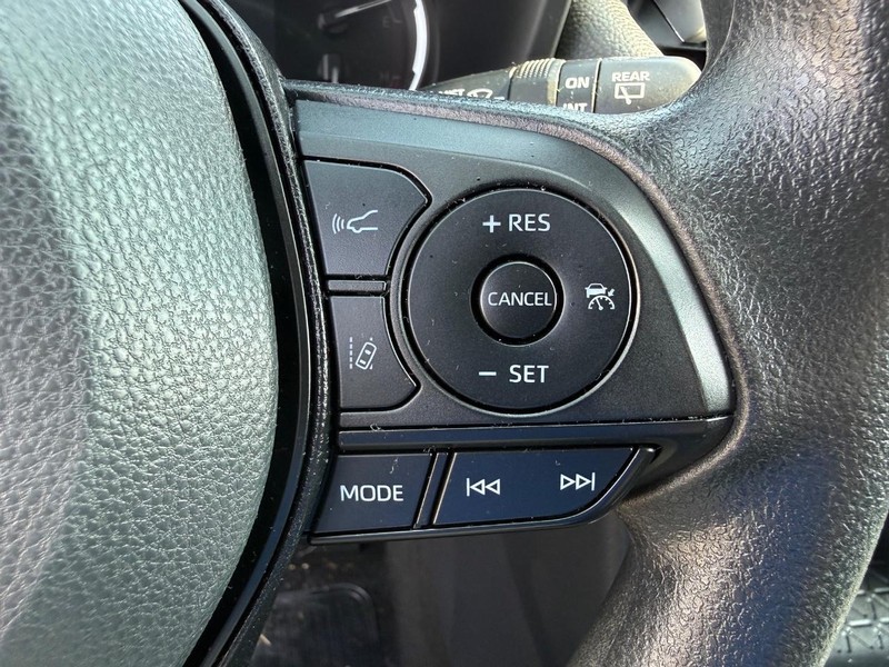 Toyota RAV4 Vehicle Image 14