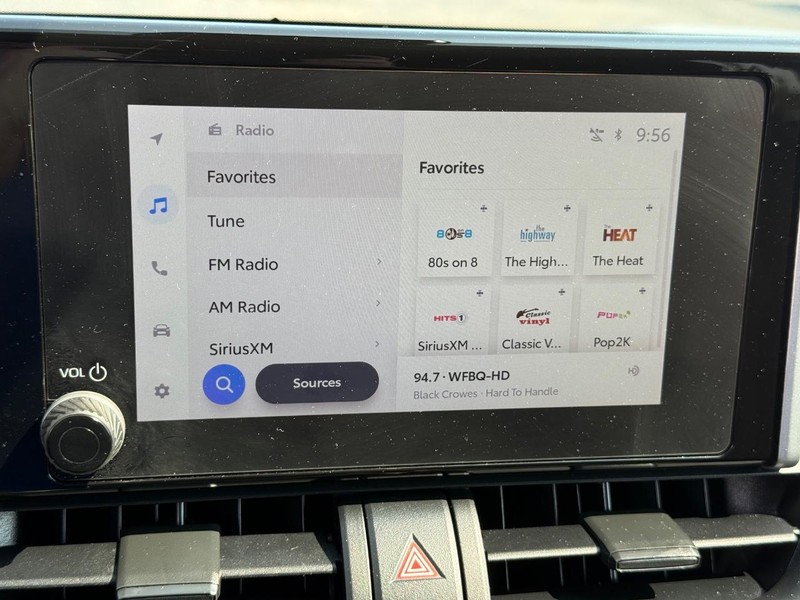 Toyota RAV4 Vehicle Image 16