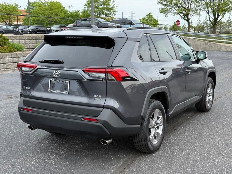 Toyota RAV4 Vehicle Image 03