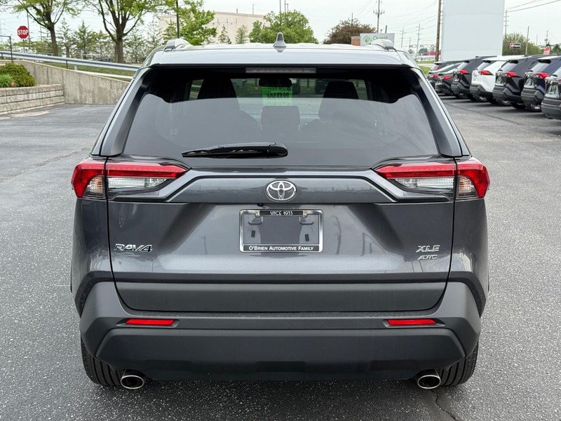 Toyota RAV4 Vehicle Image 04