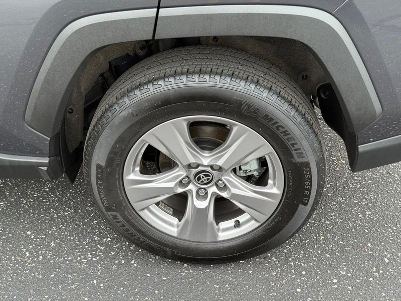 Toyota RAV4 Vehicle Image 06