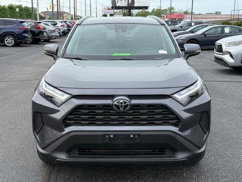 Toyota RAV4 Vehicle Image 09