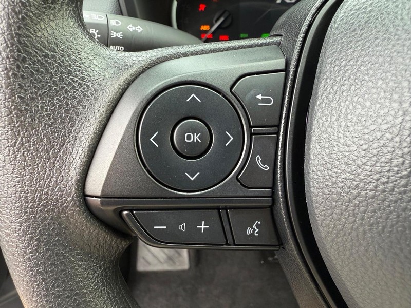 Toyota RAV4 Vehicle Image 13