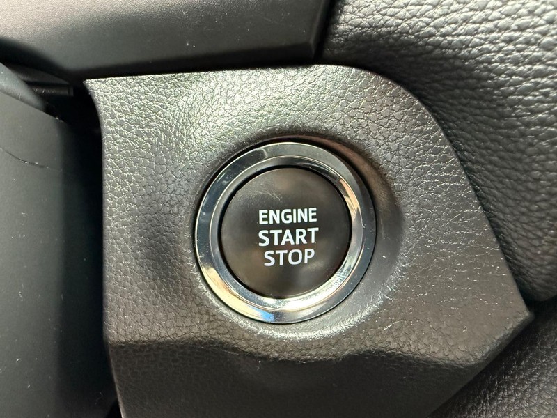 Toyota RAV4 Vehicle Image 15