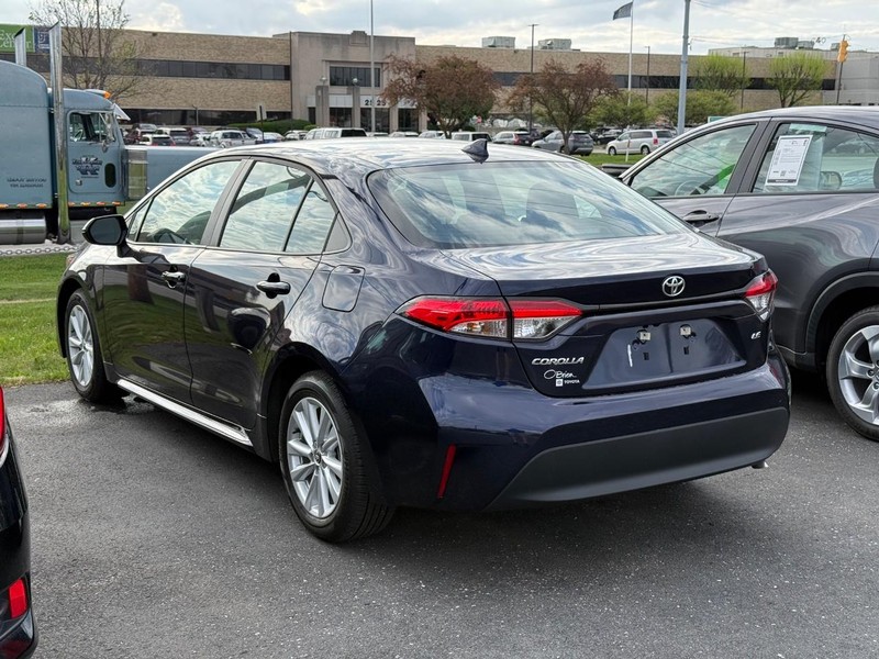 Toyota Corolla Vehicle Image 03