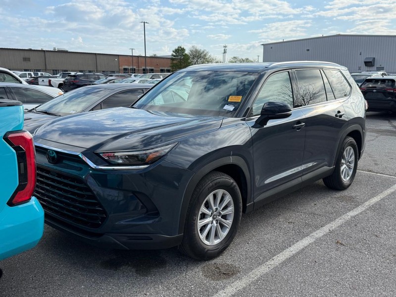 Toyota Grand Highlander Vehicle Image 02