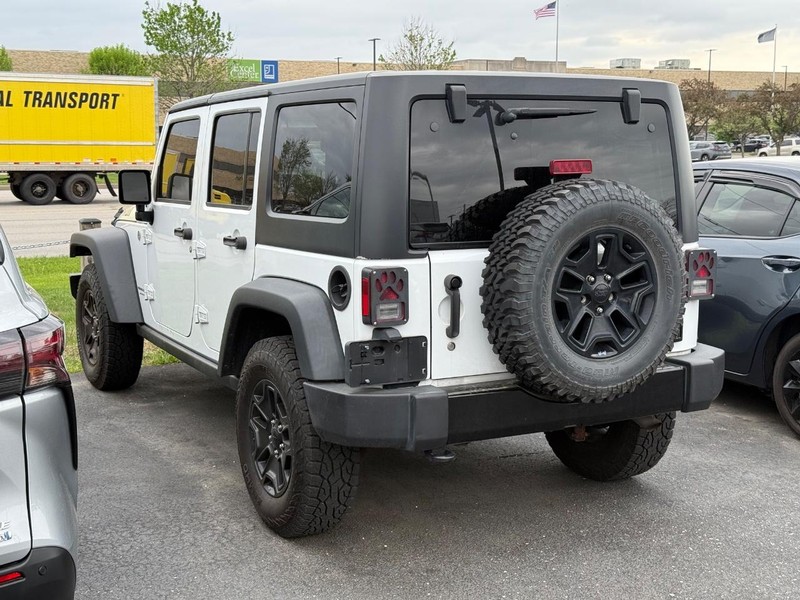 Jeep Wrangler JK Unlimited Vehicle Full-screen Gallery Image 03