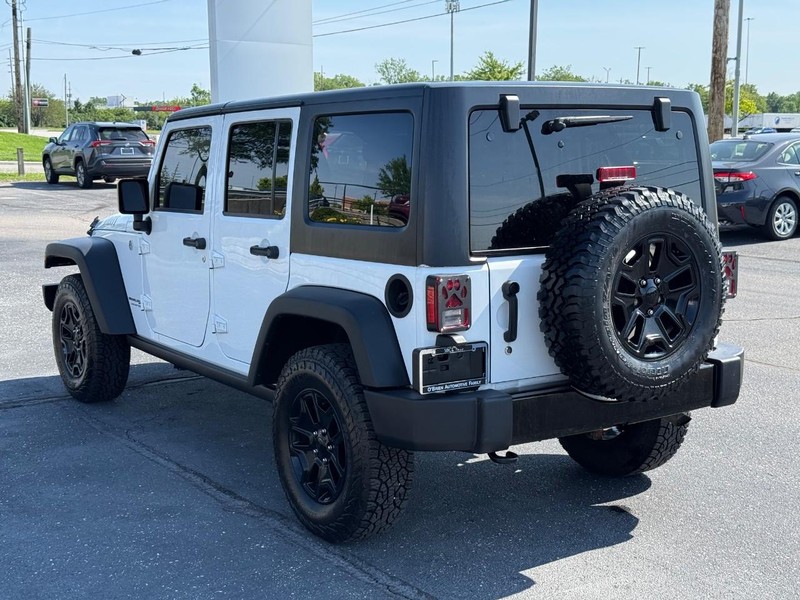 Jeep Wrangler JK Unlimited Vehicle Image 05