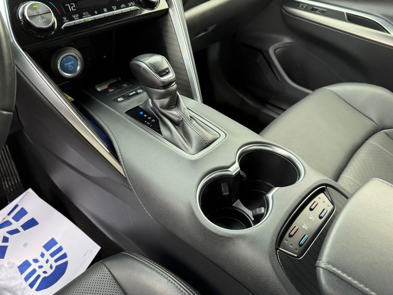 Toyota Venza Vehicle Image 20
