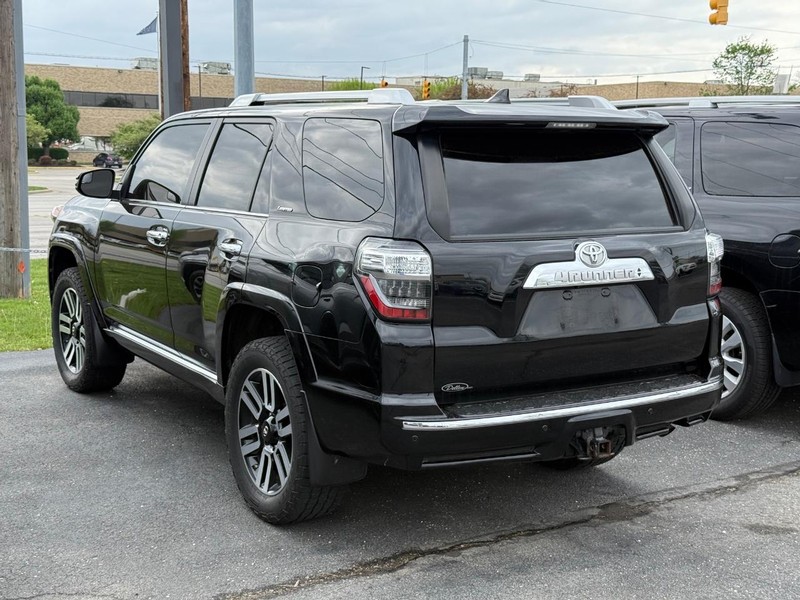 Toyota 4Runner Vehicle Image 03