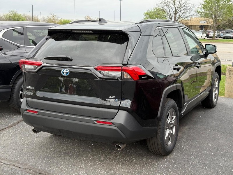 Toyota RAV4 Vehicle Image 04