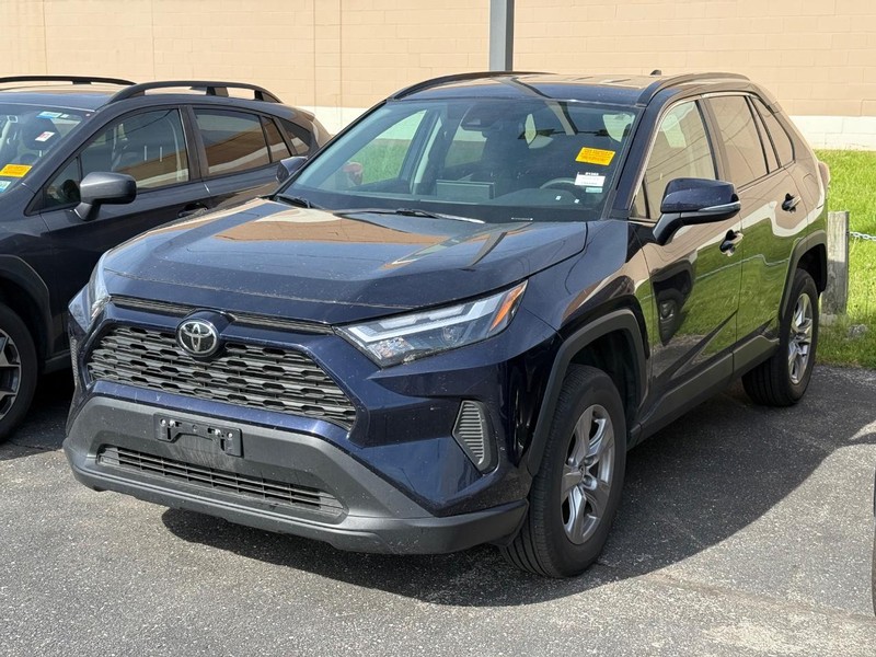 Toyota RAV4 Vehicle Image 02