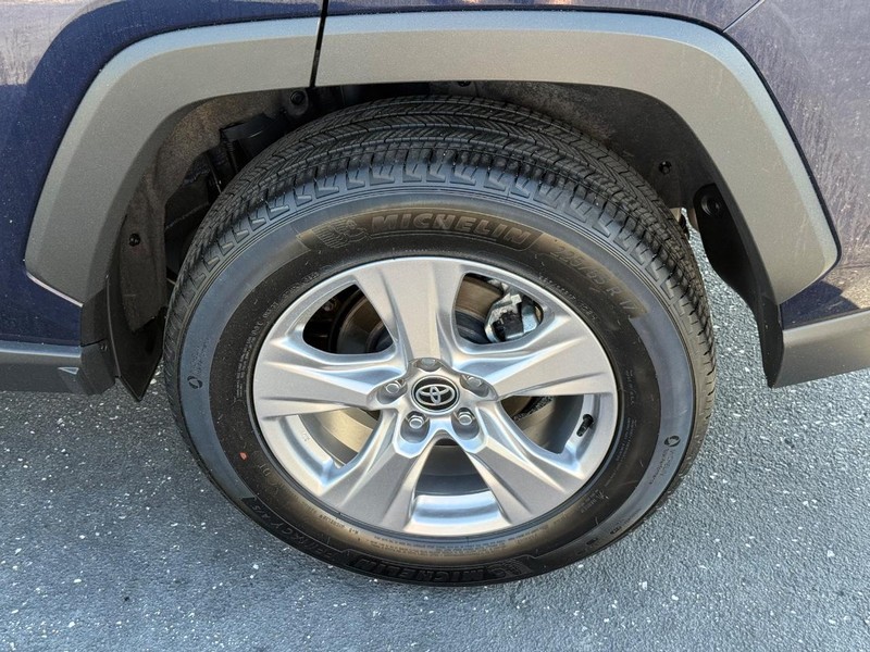 Toyota RAV4 Vehicle Image 06
