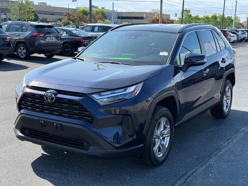Toyota RAV4 Vehicle Image 08