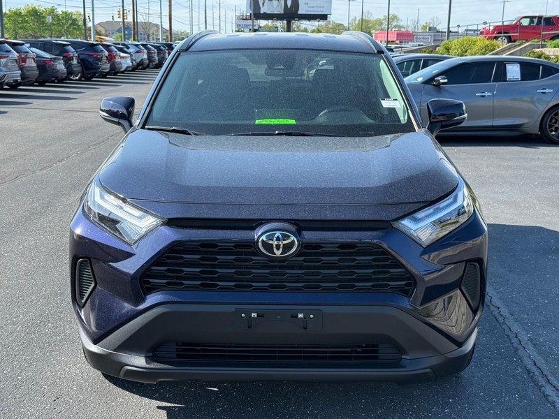 Toyota RAV4 Vehicle Image 09