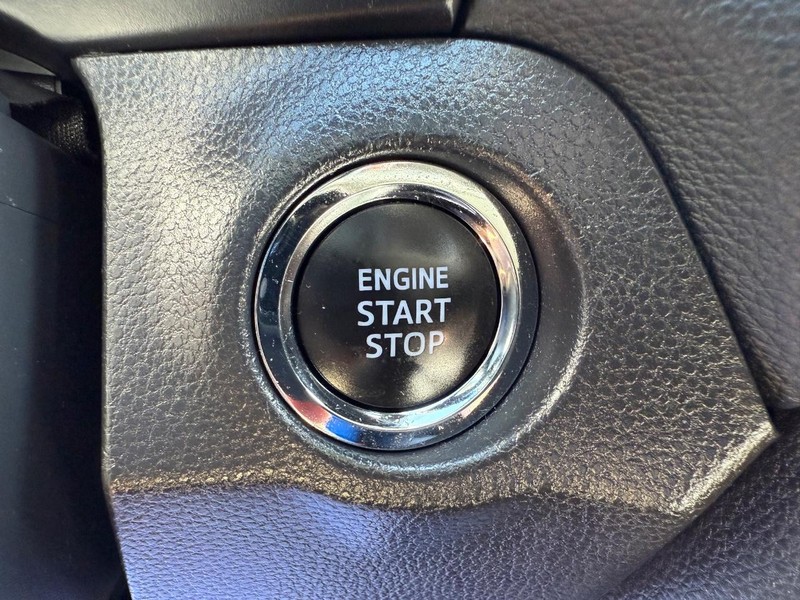 Toyota RAV4 Vehicle Image 15