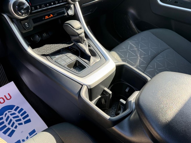 Toyota RAV4 Vehicle Image 19