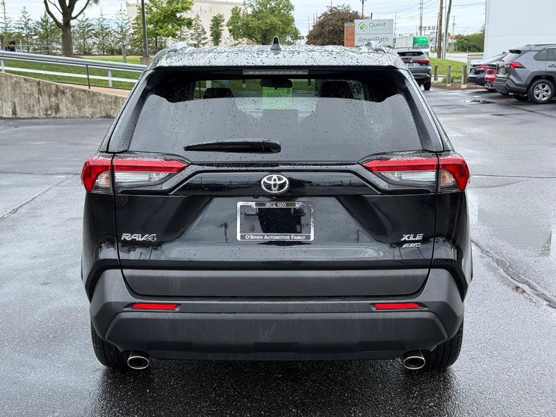 Toyota RAV4 Vehicle Image 04