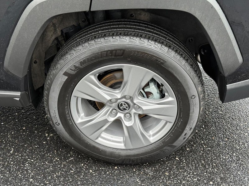 Toyota RAV4 Vehicle Image 06
