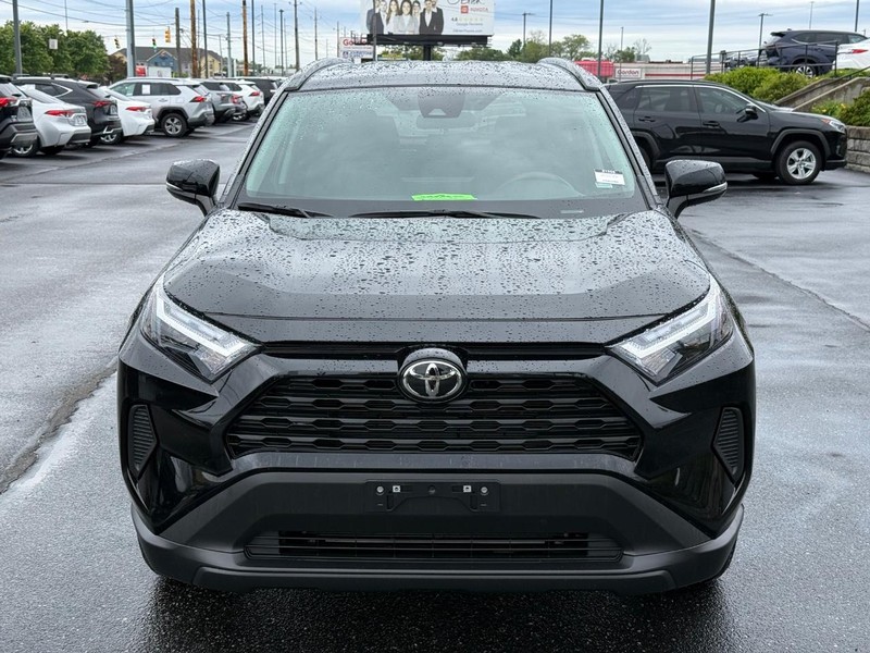 Toyota RAV4 Vehicle Image 09