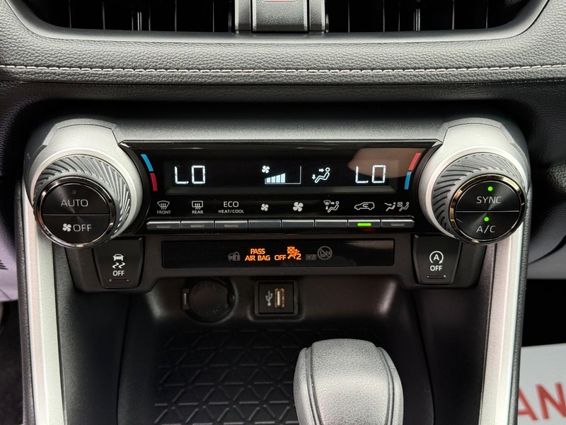 Toyota RAV4 Vehicle Image 18