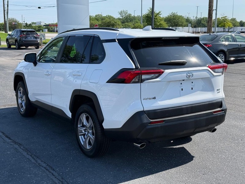 Toyota RAV4 Vehicle Image 05