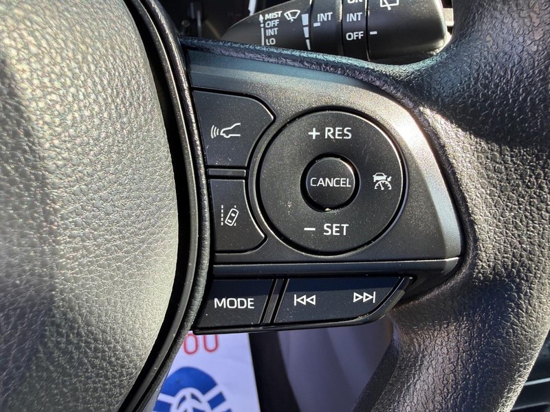 Toyota RAV4 Vehicle Image 14