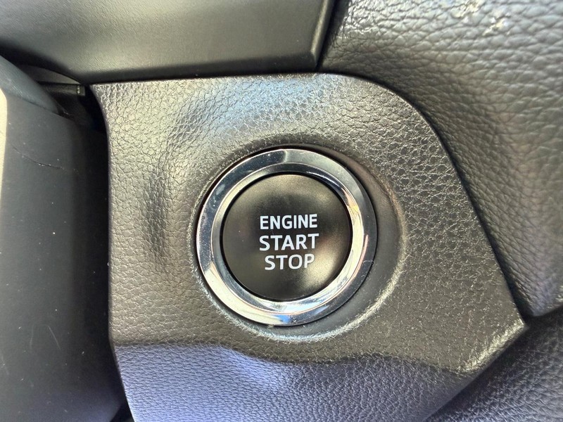 Toyota RAV4 Vehicle Image 15
