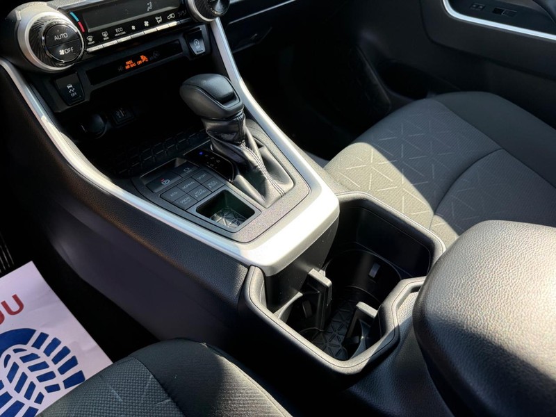 Toyota RAV4 Vehicle Image 19