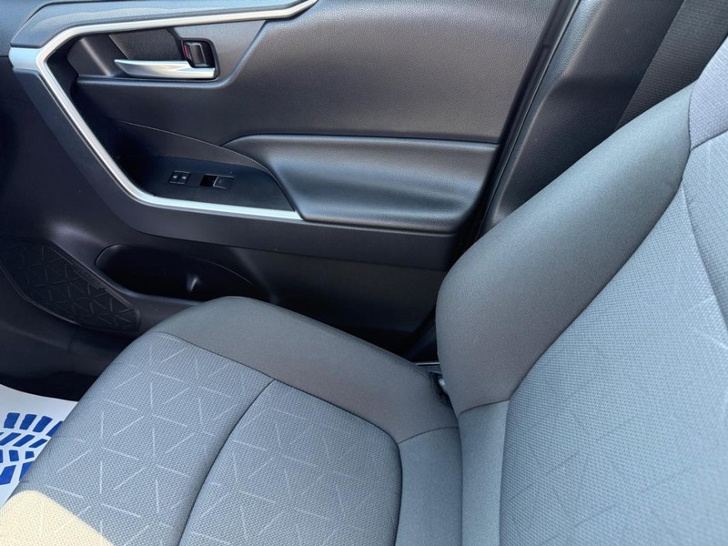 Toyota RAV4 Vehicle Image 20