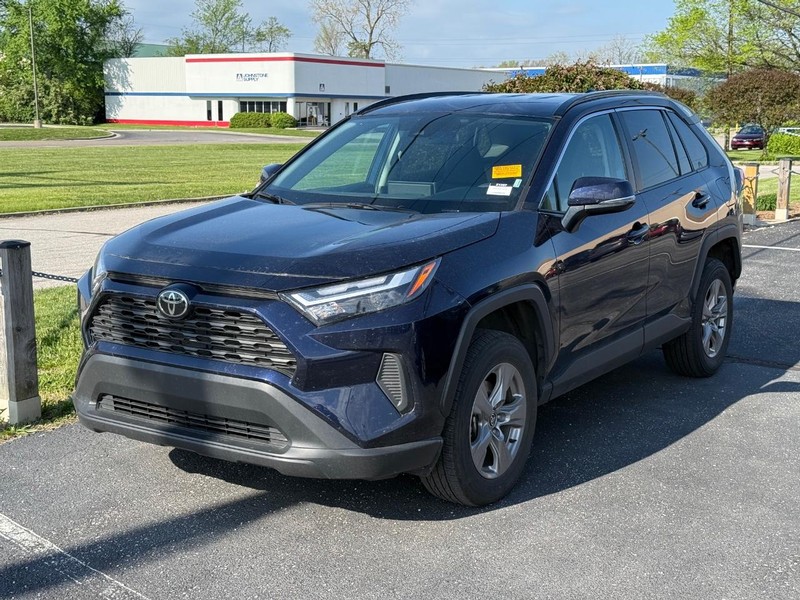 Toyota RAV4 Vehicle Image 02