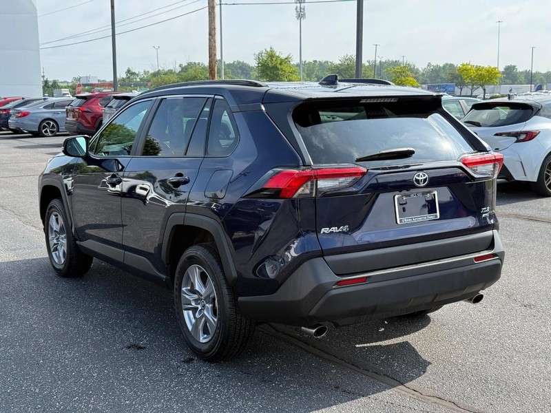 Toyota RAV4 Vehicle Image 05