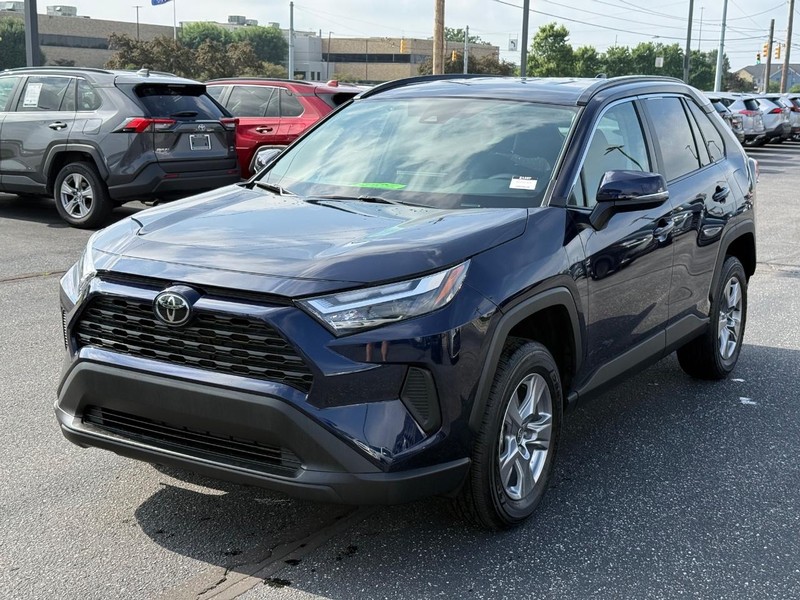 Toyota RAV4 Vehicle Image 08